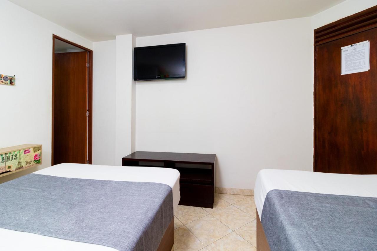 Ayenda 1069 Alfay Hotel Bogota Ngoại thất bức ảnh